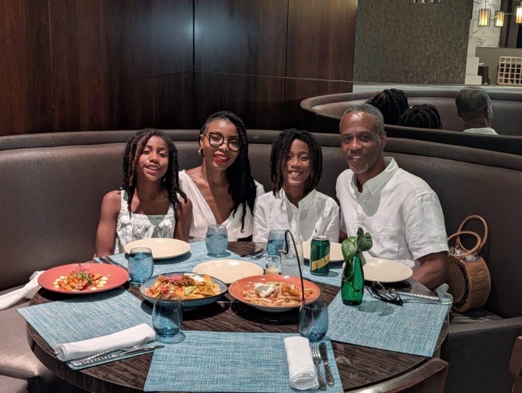 Hilton-Panama-family-portrait