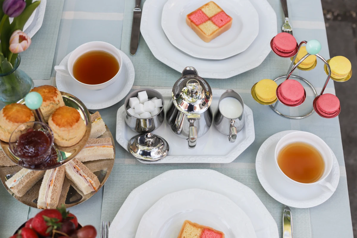 Afternoon tea, macarons and pastries with Rosenthal and Sambonet tableware