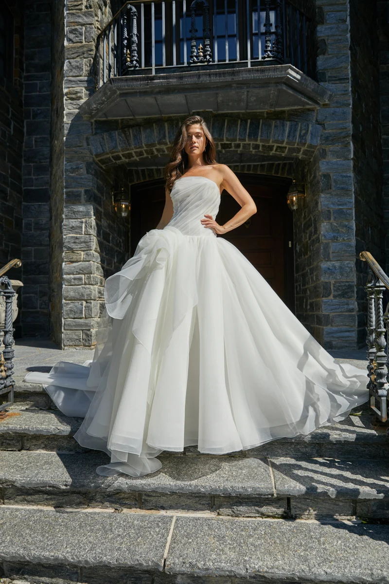Verdin Fall 2027 CLOUD-FRONT wedding dress